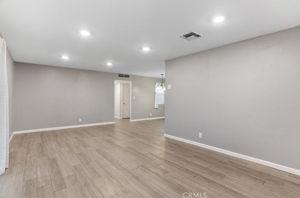 2804 Occidental St, Bakersfield CA  93305-2327 exterior