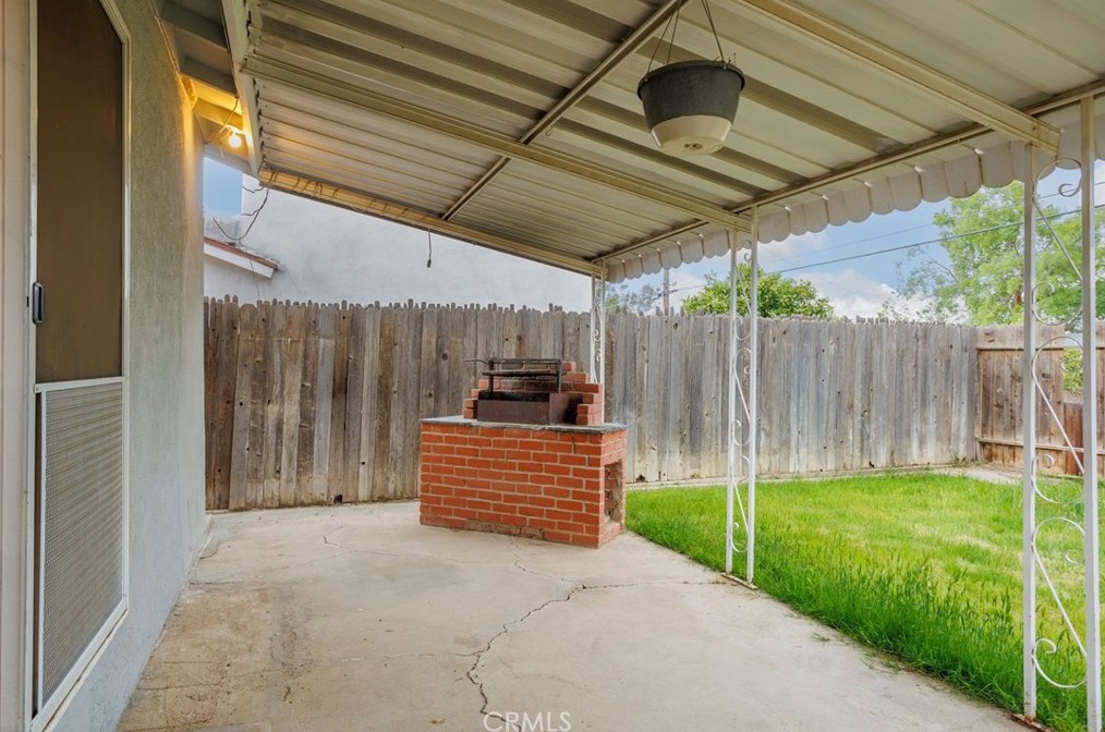 2804 Occidental St, Bakersfield CA  93305-2327 exterior