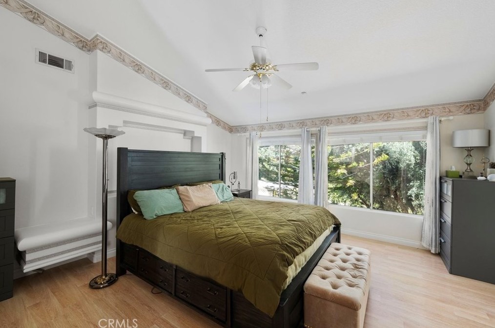 18015 Dali Dr, San Fernando CA  91344-1946 exterior