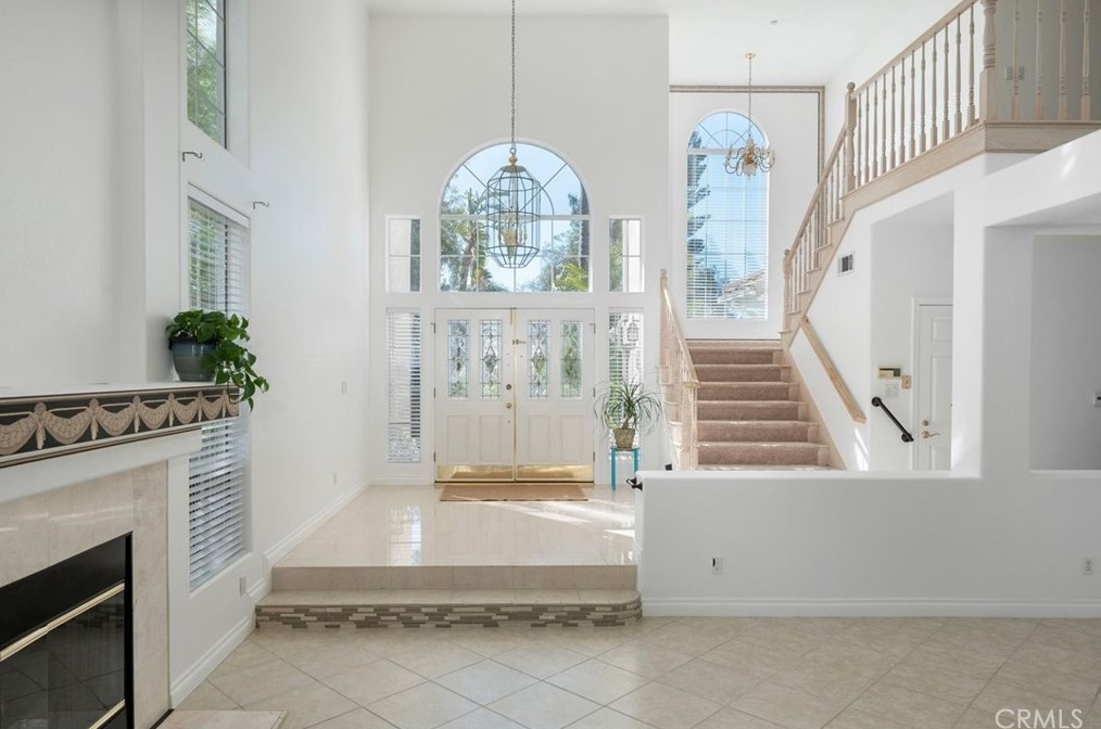18015 Dali Dr, San Fernando CA  91344-1946 exterior