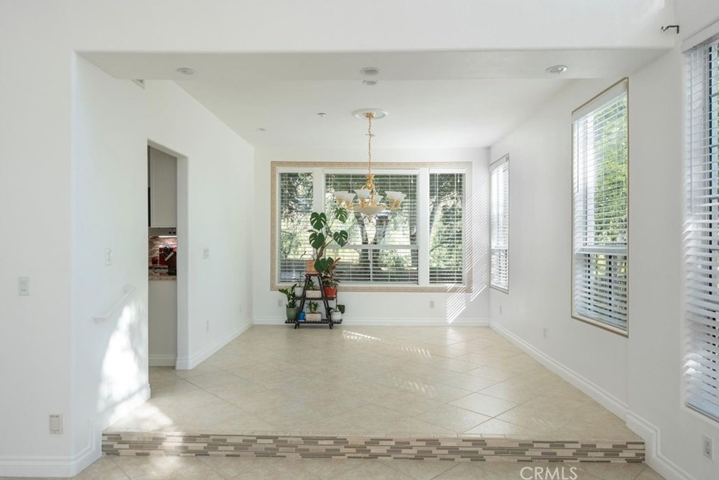 18015 Dali Dr, San Fernando CA  91344-1946 exterior