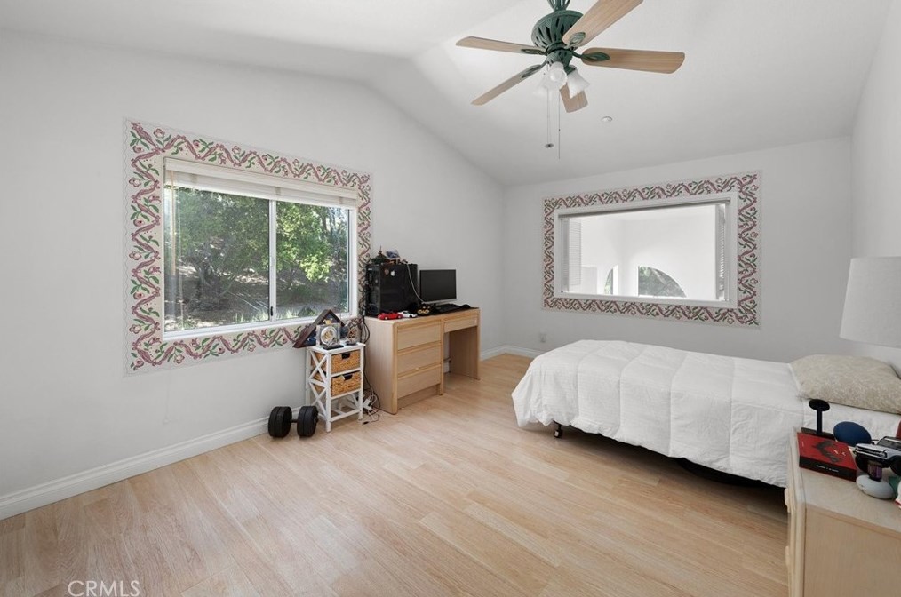 18015 Dali Dr, San Fernando CA  91344-1946 exterior
