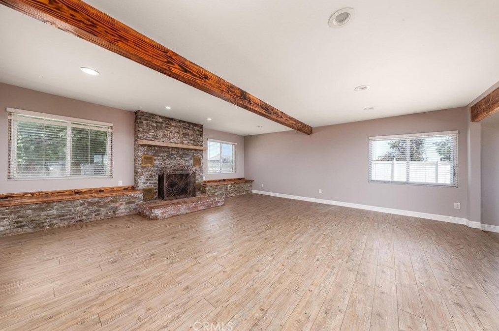 40556 11 St, Palmdale CA  93551-2019 exterior