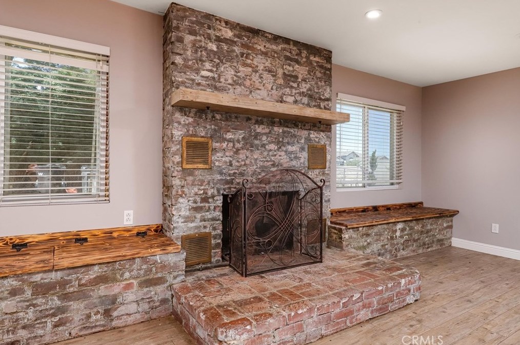 40556 11 St, Palmdale CA  93551-2019 exterior