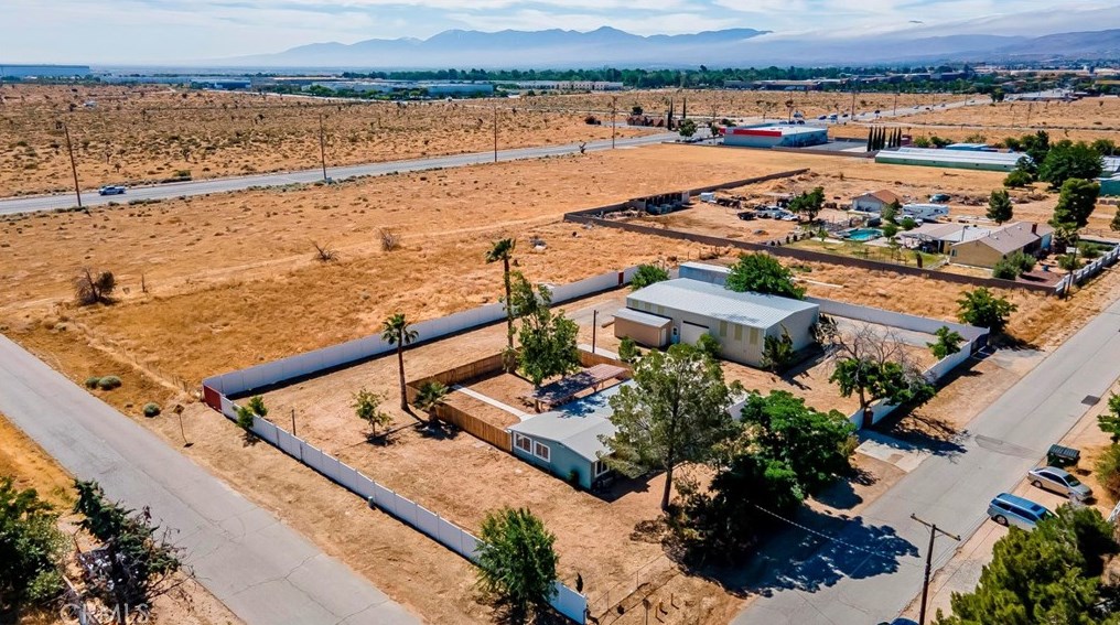 40556 11 St, Palmdale CA  93551-2019 exterior