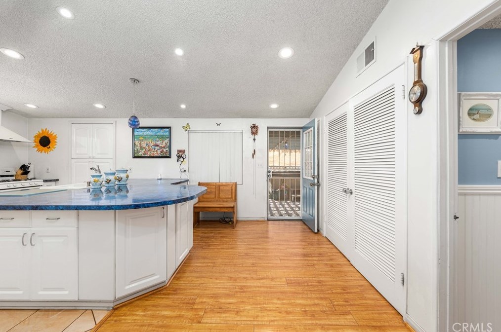 38457 Glenbush Ave, Palmdale CA  93550-4315 exterior