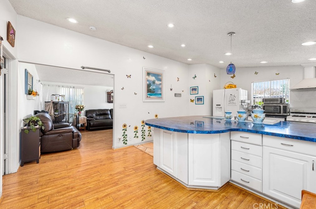 38457 Glenbush Ave, Palmdale CA  93550-4315 exterior