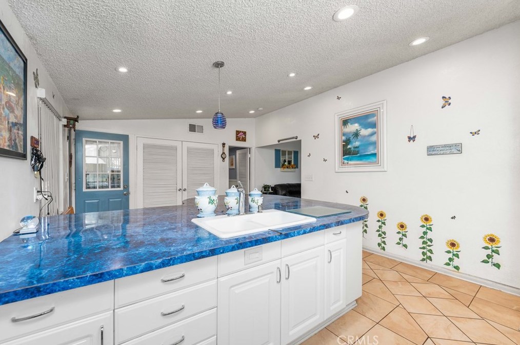 38457 Glenbush Ave, Palmdale CA  93550-4315 exterior