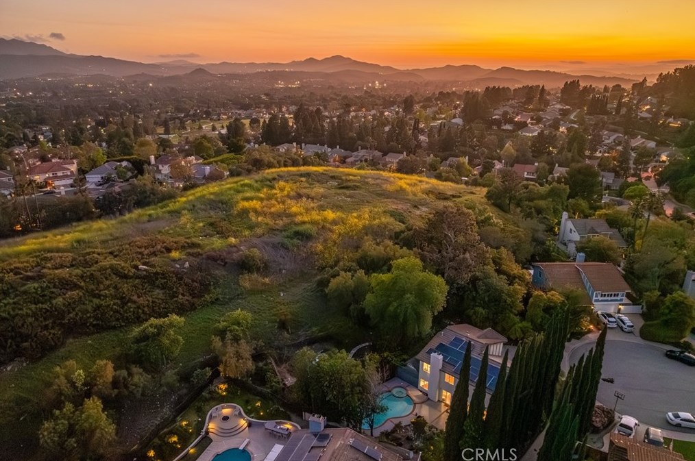 2906 Rob Ct, Thousand Oaks CA exterior