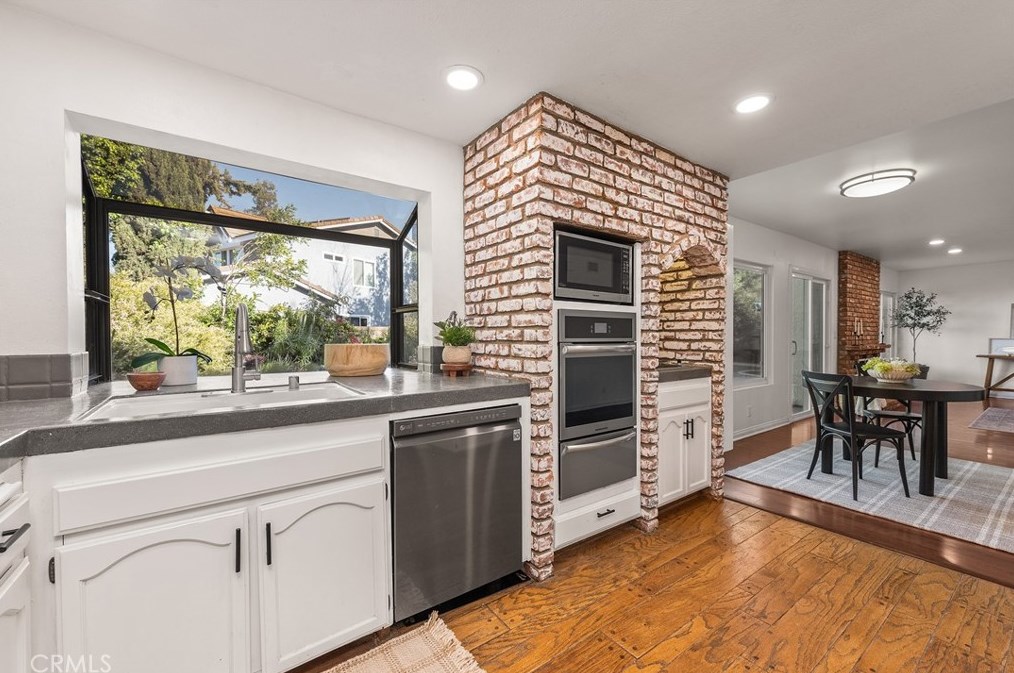 2906 Rob Ct, Thousand Oaks CA exterior