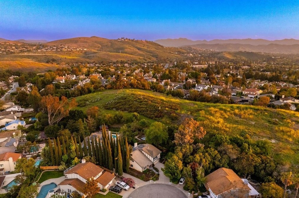 2906 Rob Ct, Thousand Oaks CA exterior