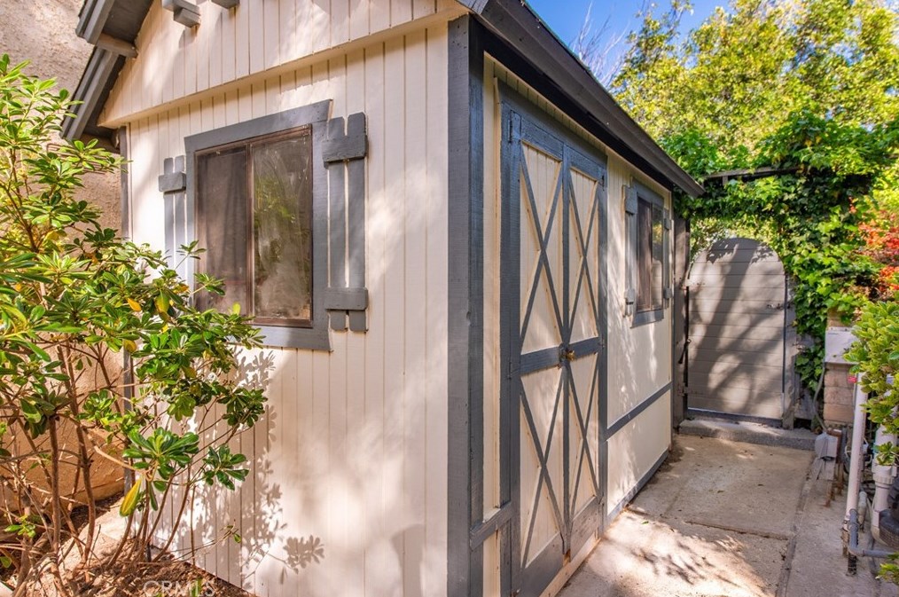 2906 Rob Ct, Thousand Oaks CA exterior