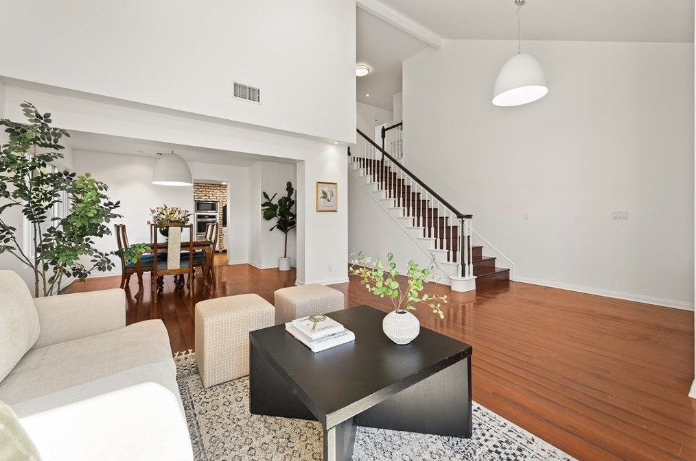 2906 Rob Ct, Thousand Oaks CA exterior