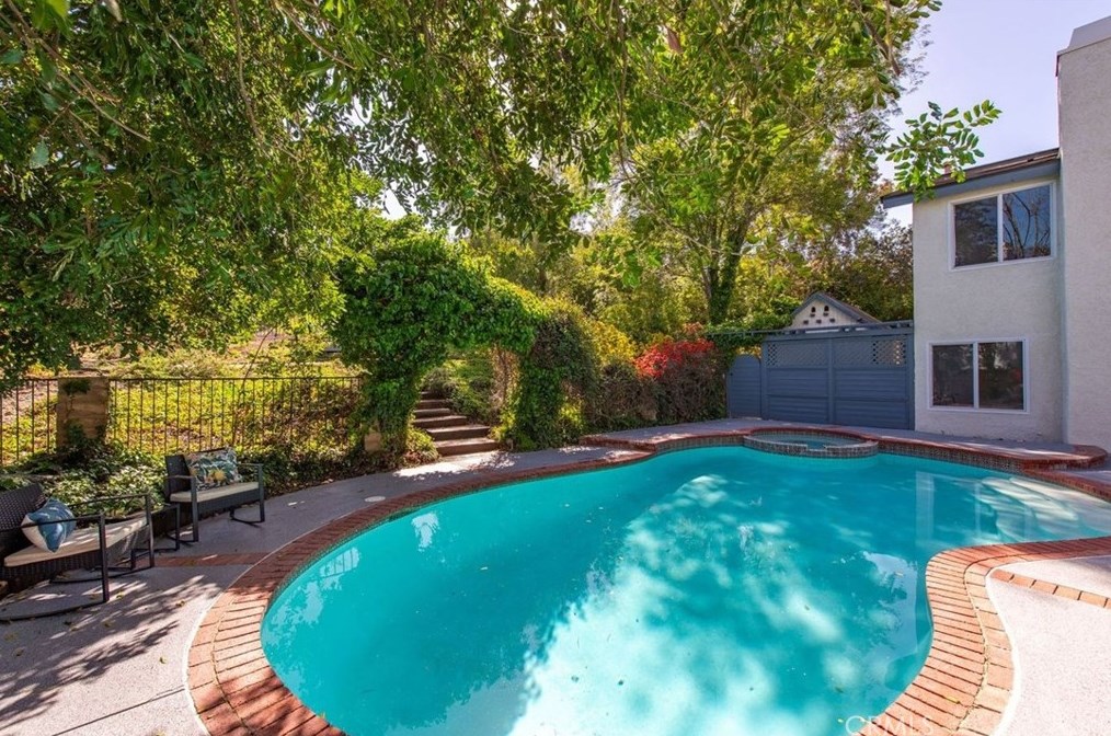 2906 Rob Ct, Thousand Oaks CA exterior