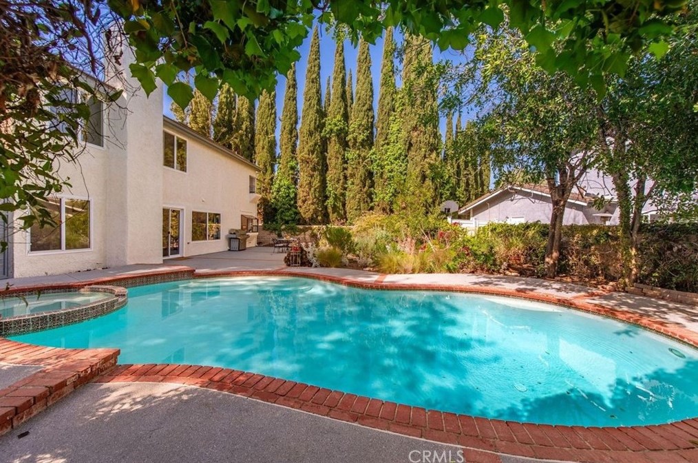 2906 Rob Ct, Thousand Oaks CA exterior