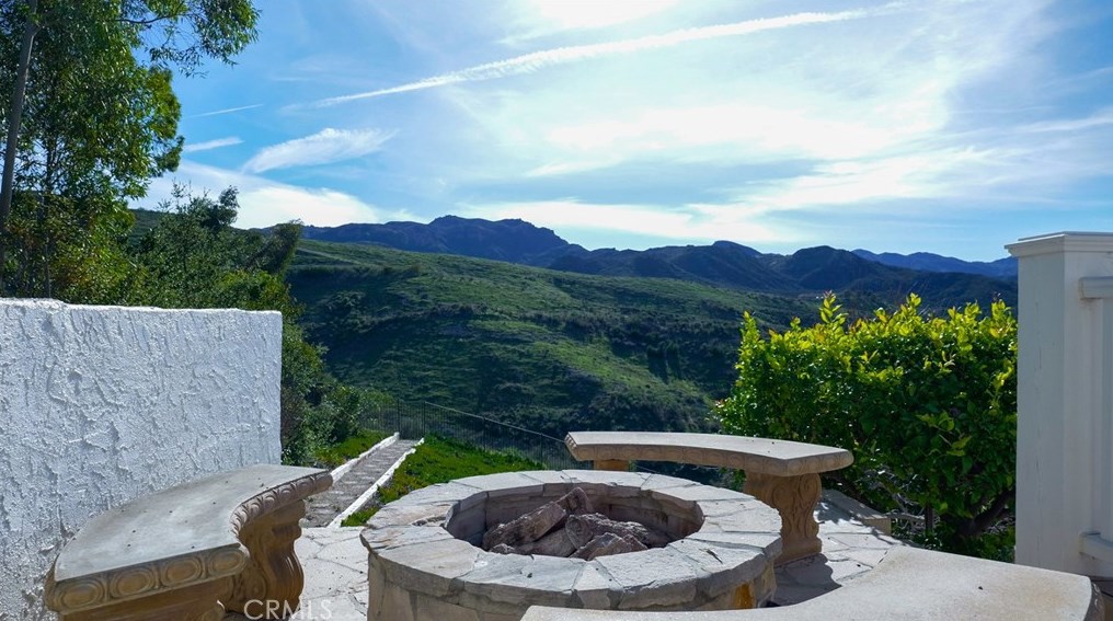 3563 Twin Lk Rdg, Thousand Oaks CA  91361-3928 exterior