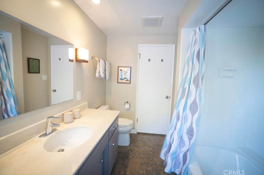 1101 San Luis Rey Dr, Glendale CA  91208-1943 exterior