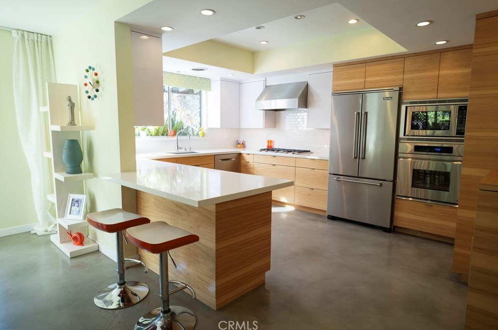 1101 San Luis Rey Dr, Glendale CA  91208-1943 exterior