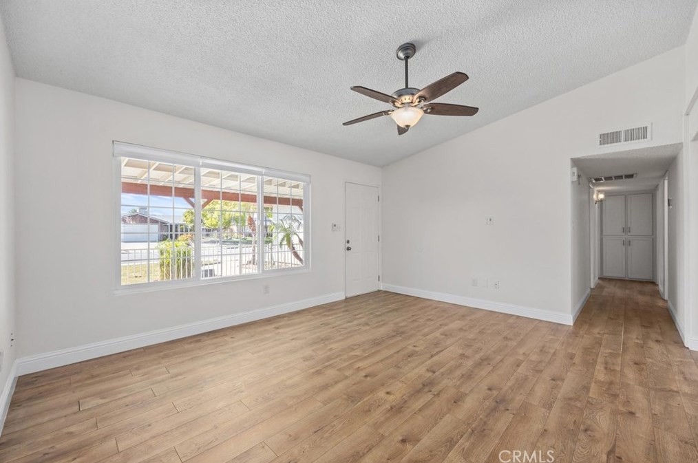 3812 Curry Ct, Bakersfield CA  93309-6272 exterior