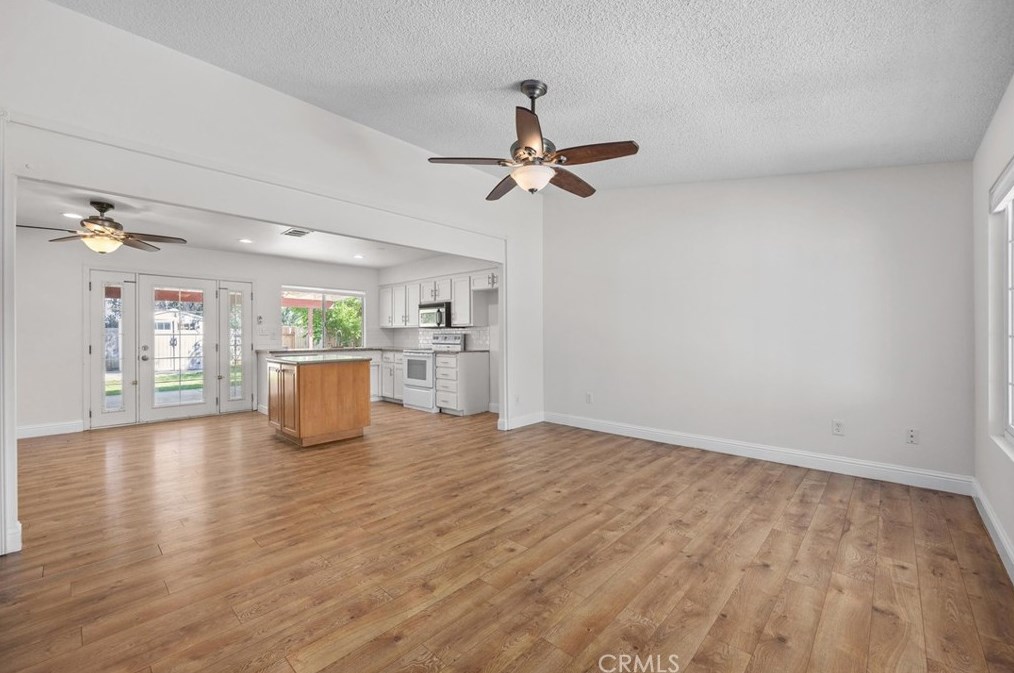 3812 Curry Ct, Bakersfield CA  93309-6272 exterior