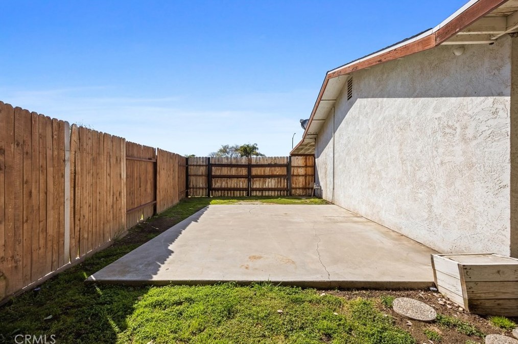 3812 Curry Ct, Bakersfield CA  93309-6272 exterior