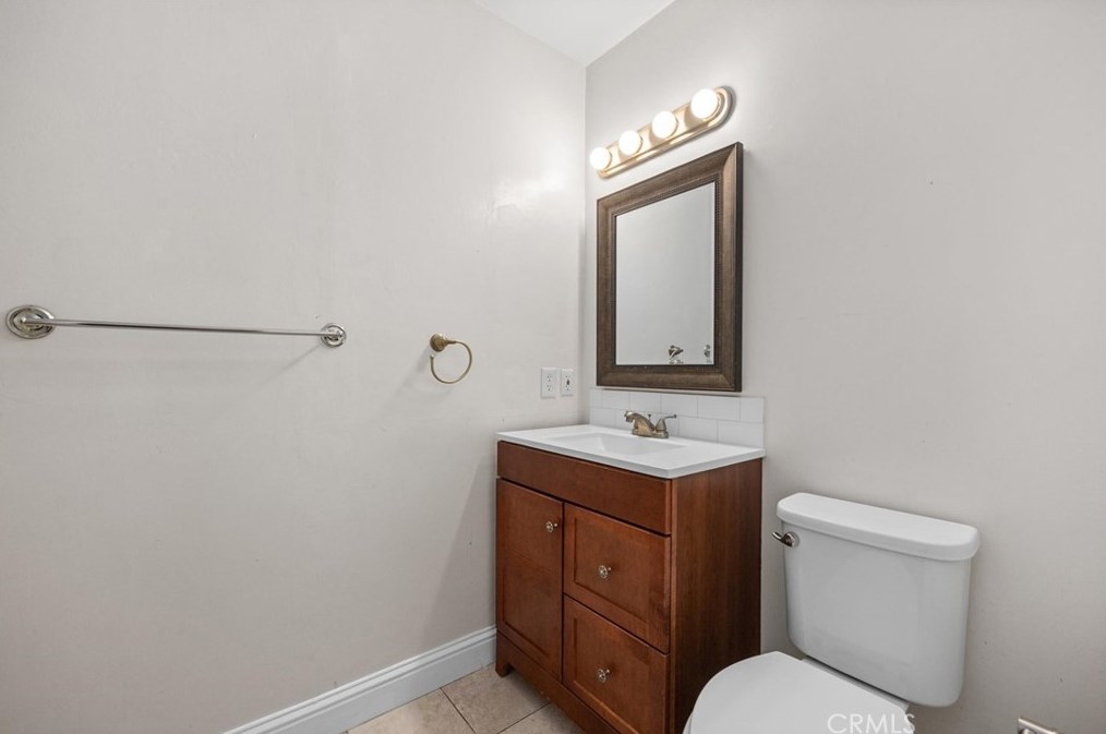 3812 Curry Ct, Bakersfield CA  93309-6272 exterior