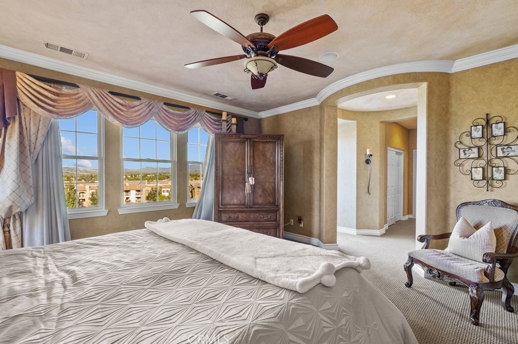 26832 Pine Hollow Ct, Santa Clarita CA  91381-0615 exterior