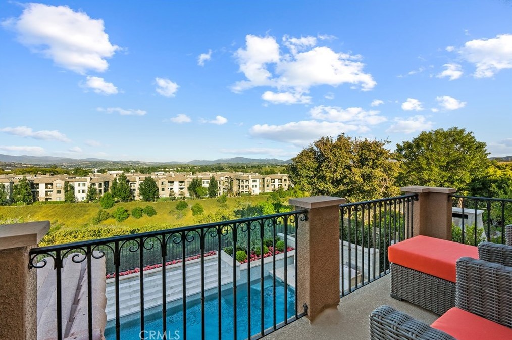 26832 Pine Hollow Ct, Santa Clarita CA  91381-0615 exterior