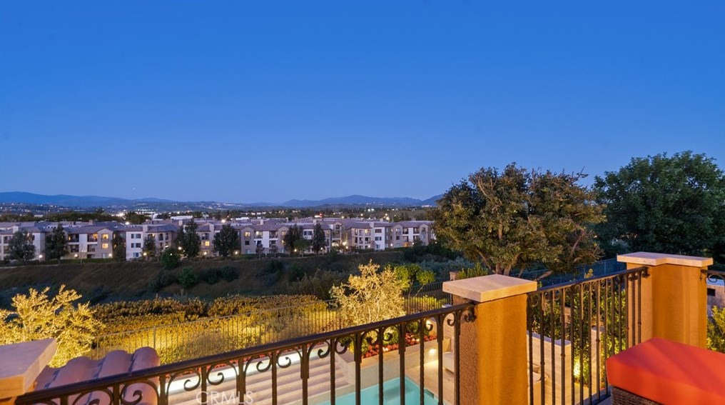 26832 Pine Hollow Ct, Santa Clarita CA  91381-0615 exterior