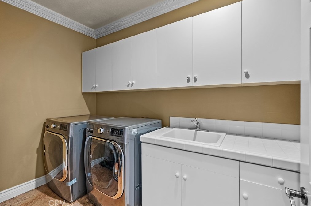 26832 Pine Hollow Ct, Santa Clarita CA  91381-0615 exterior