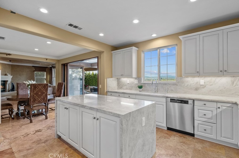 26832 Pine Hollow Ct, Santa Clarita CA  91381-0615 exterior