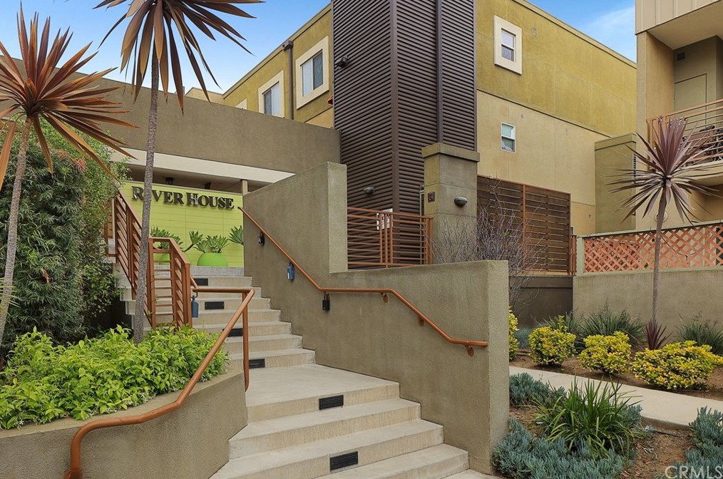 2980 Ripple Pl, Los Angeles CA  90039-2922 exterior