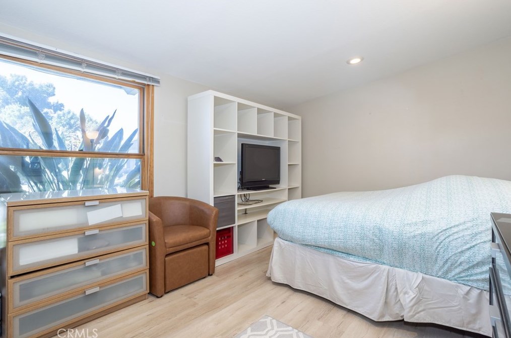 17057 Tribune St, San Fernando CA  91344-4936 exterior