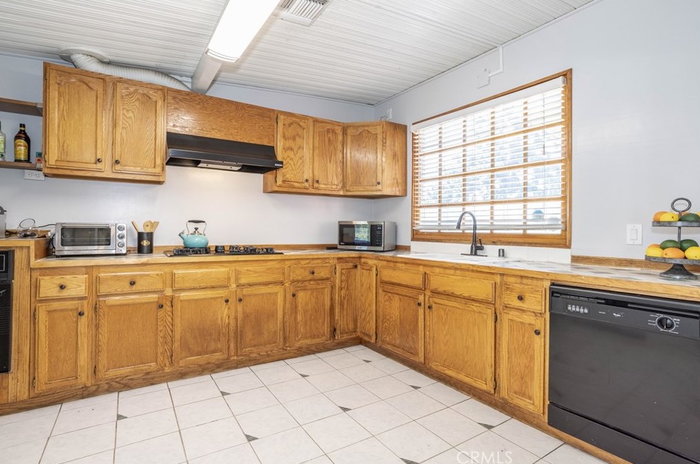 17057 Tribune St, San Fernando CA  91344-4936 exterior