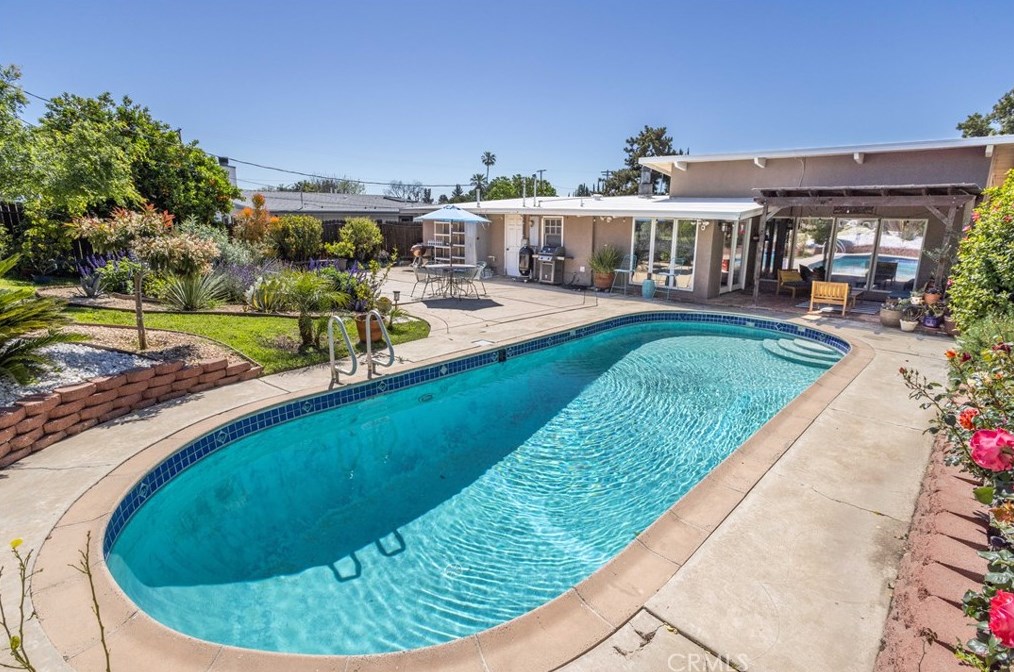 17057 Tribune St, San Fernando CA  91344-4936 exterior