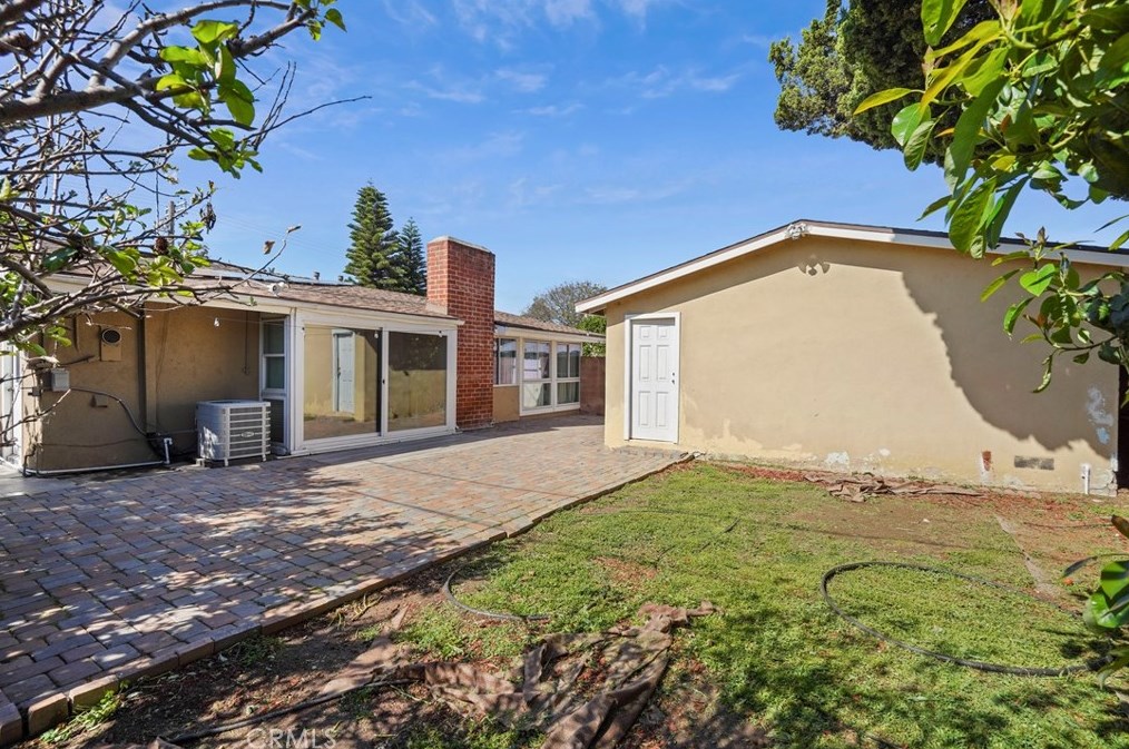 18167 Cantara St, Los Angeles CA  91335-1010 exterior