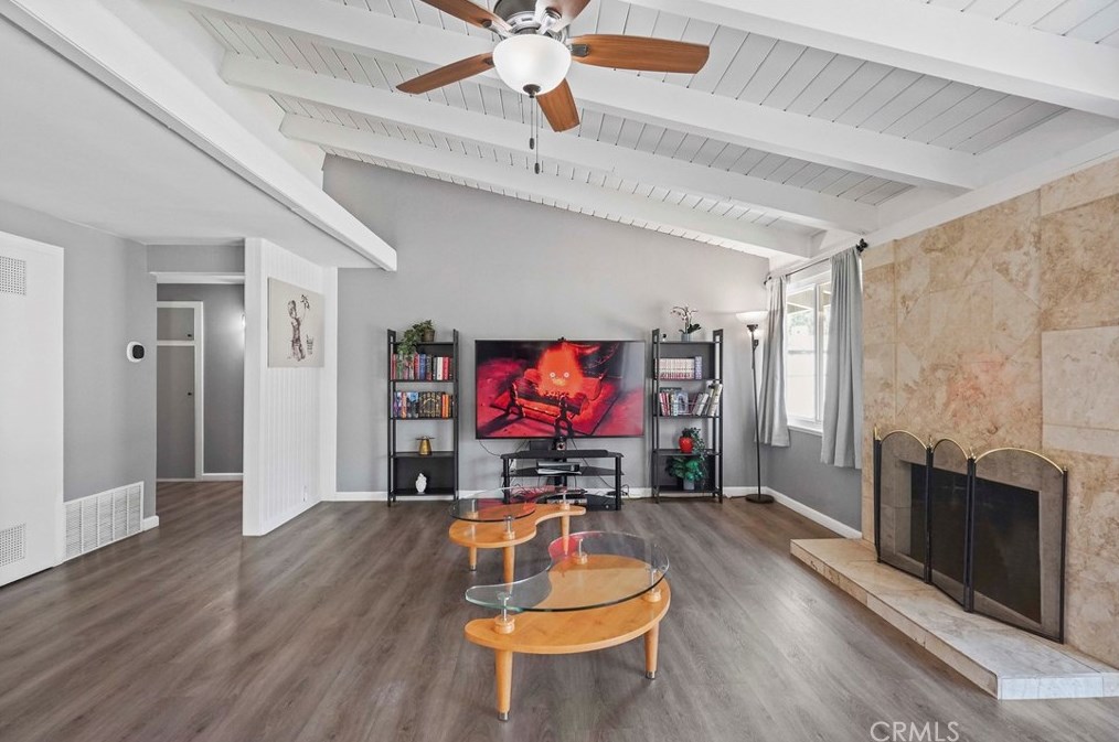 18167 Cantara St, Los Angeles CA  91335-1010 exterior