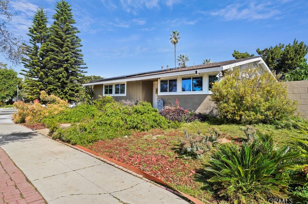 18167 Cantara St, Los Angeles CA  91335-1010 exterior