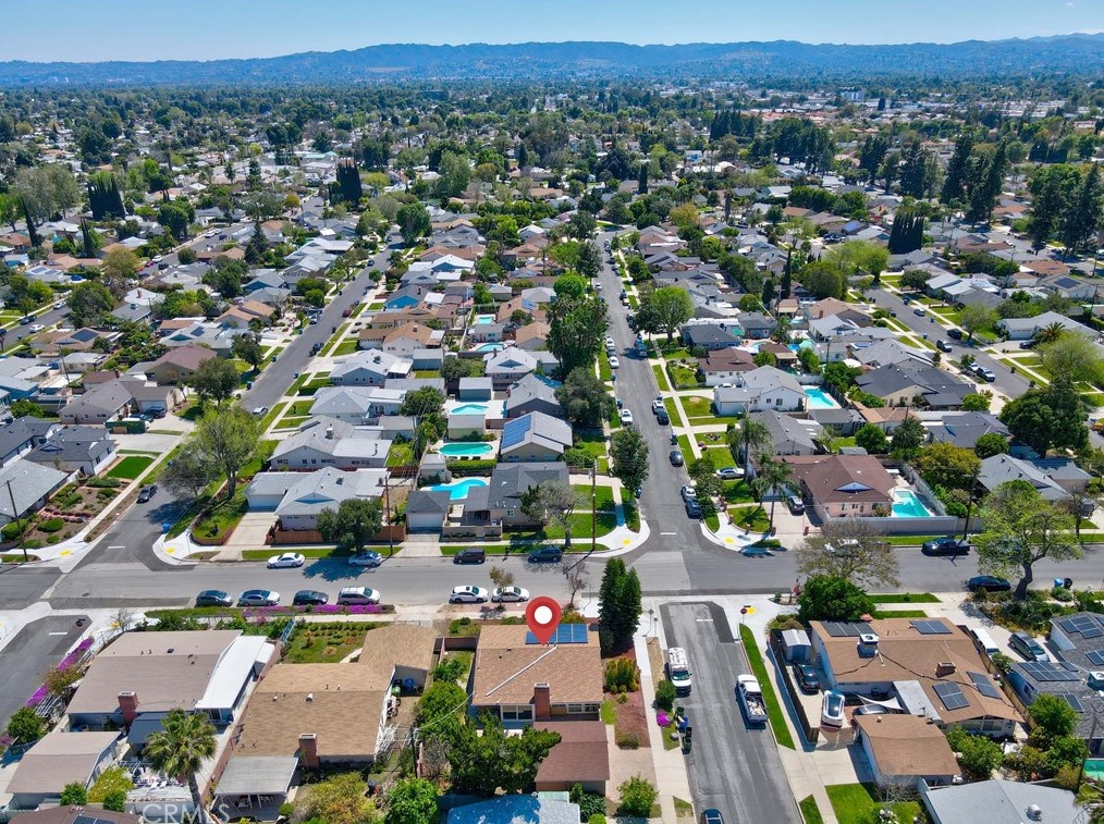 18167 Cantara St, Los Angeles CA  91335-1010 exterior