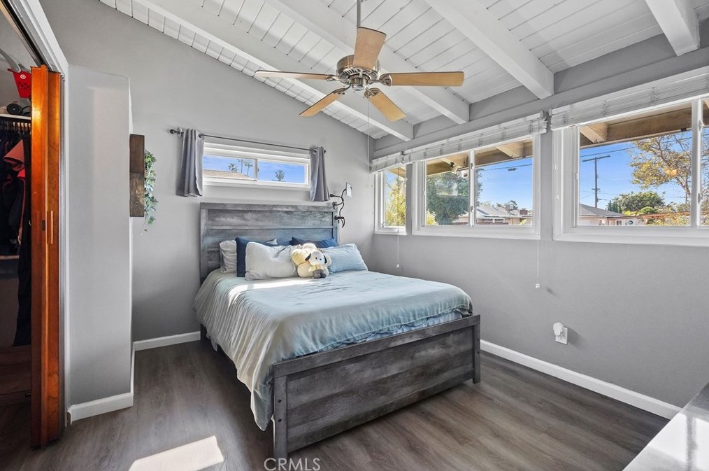 18167 Cantara St, Los Angeles CA  91335-1010 exterior