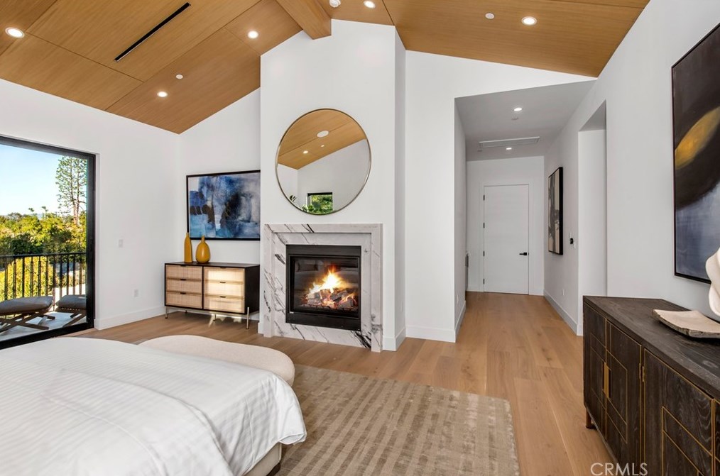 5015 Otis Ave, Los Angeles CA  91356-4210 exterior