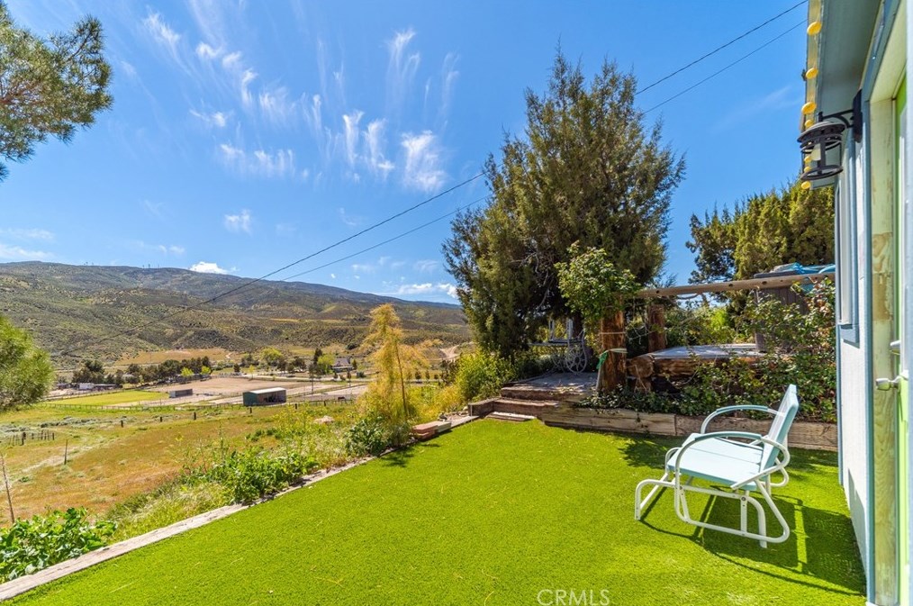 5605 Elizabeth Lake Rd, Palmdale CA  93551-7102 exterior