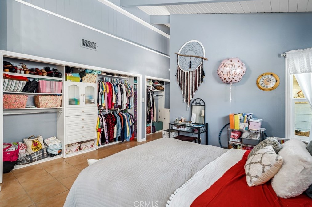 5605 Elizabeth Lake Rd, Palmdale CA  93551-7102 exterior