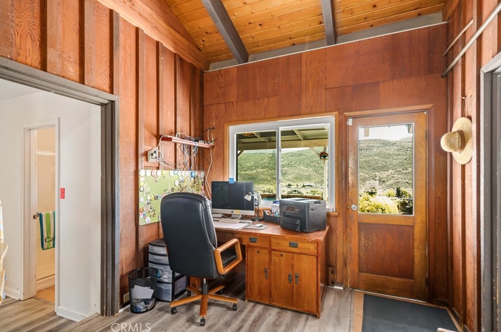 5605 Elizabeth Lake Rd, Palmdale CA  93551-7102 exterior