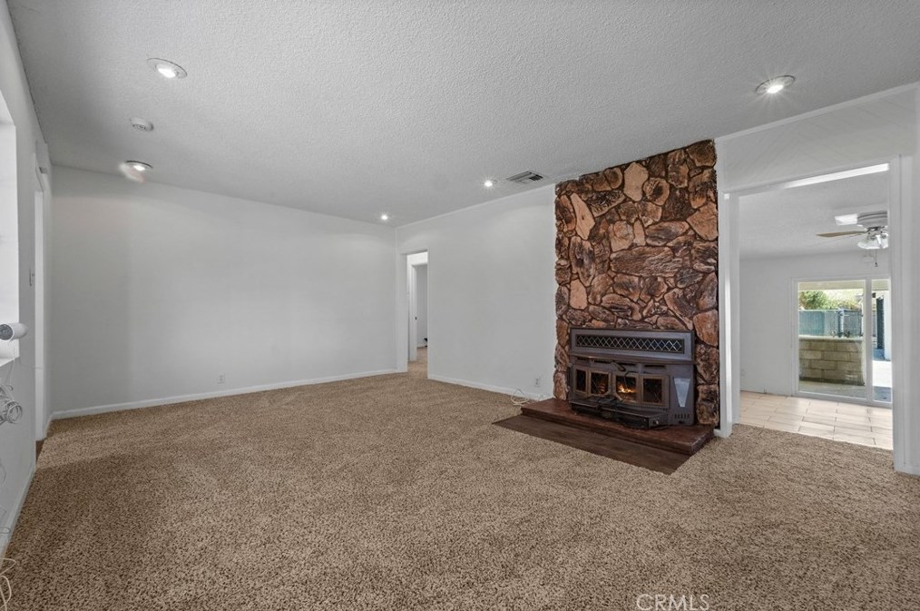 45010 Kingtree Ave, Lancaster CA  93534-2240 exterior