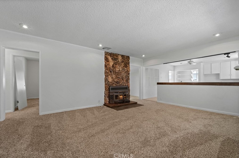 45010 Kingtree Ave, Lancaster CA  93534-2240 exterior