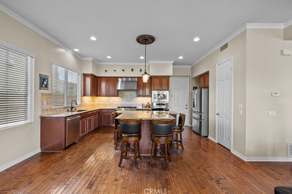 24205 English Rose Pl, Santa Clarita CA  91354-4921 exterior