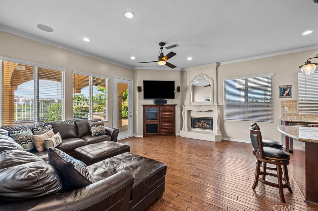 24205 English Rose Pl, Santa Clarita CA  91354-4921 exterior