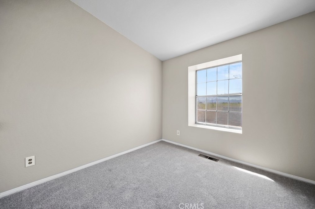 43611 Park Ave, Lancaster CA  93534-5075 exterior