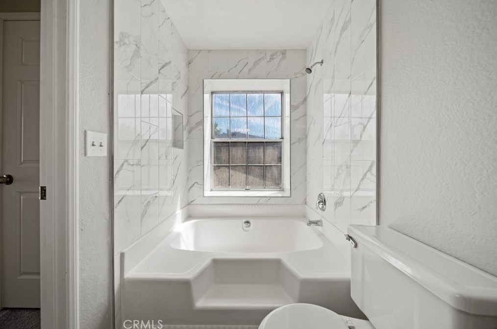 43611 Park Ave, Lancaster CA  93534-5075 exterior